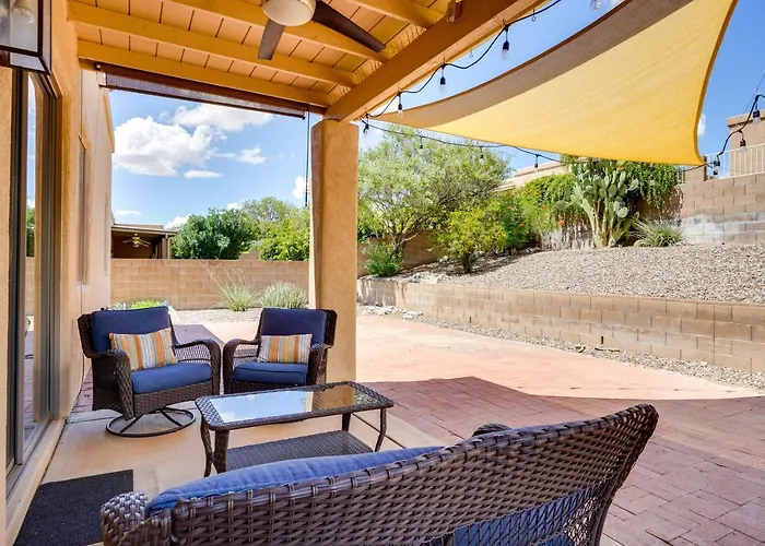 Hot Tub & Patio! Luxury Retreat * Tucson