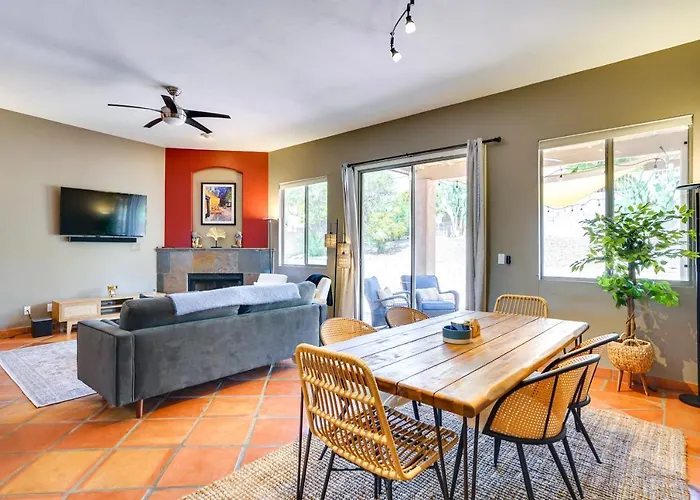 Hot Tub & Patio! Luxury Retreat Holiday home Tucson