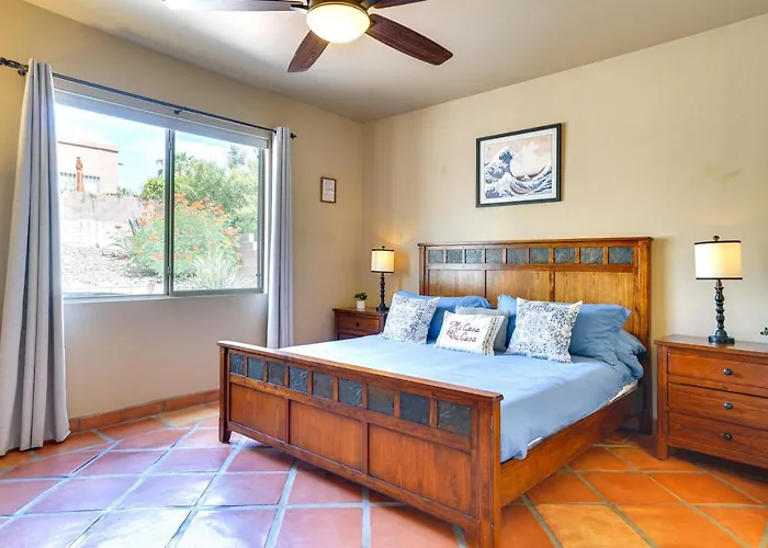 Hot Tub & Patio! Luxury Retreat Holiday home Tucson